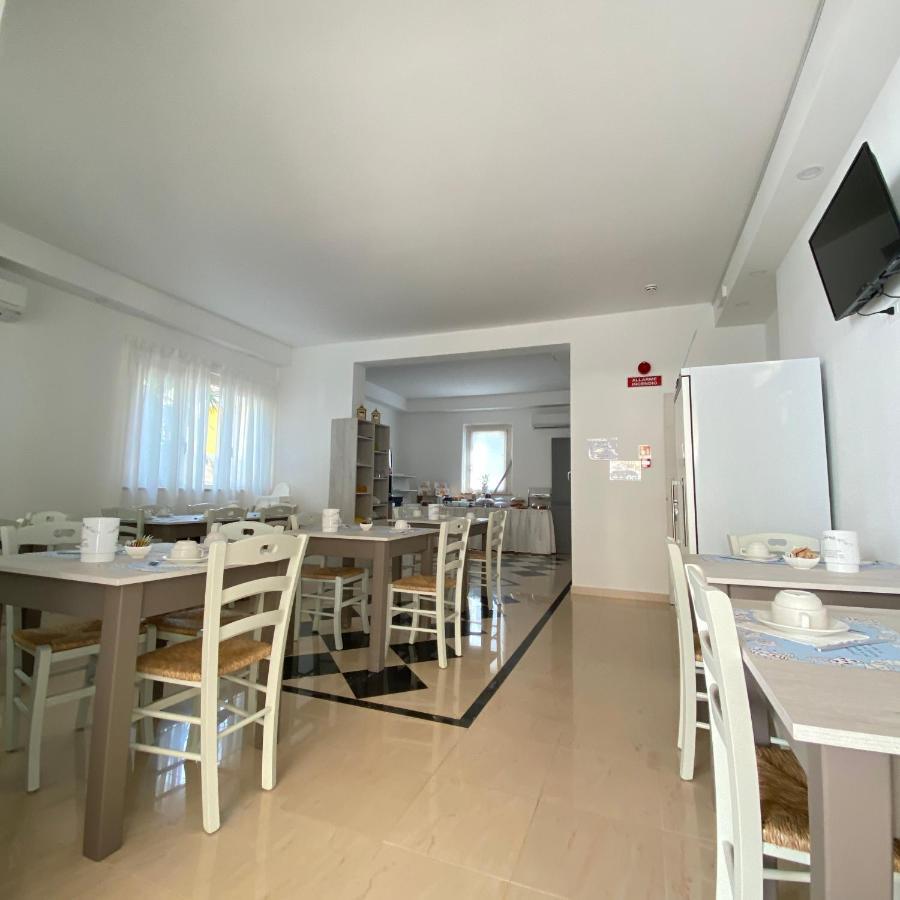 Hotel Bed And Book Rimini Exterior foto